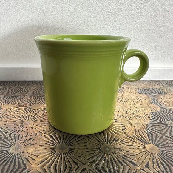 Vintage Fiestaware 8oz classic ring mug
3.5” tall, 3.5” across the top 💚 - Picture 1 of 10